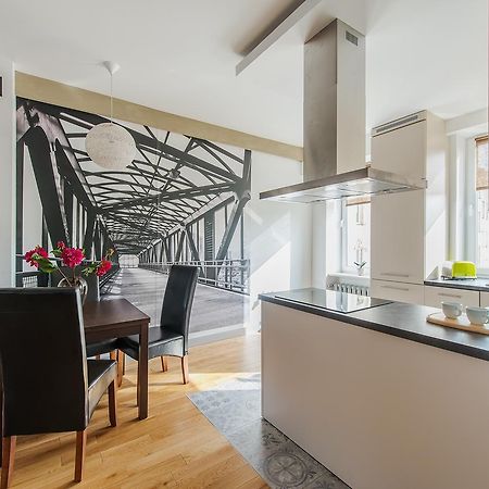 Chmielna 73 P&O Serviced Apartments Varsovia Exterior foto