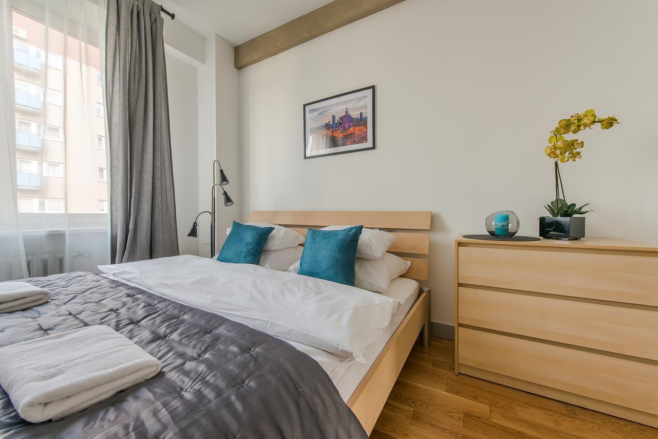 Chmielna 73 P&O Serviced Apartments Varsovia Exterior foto