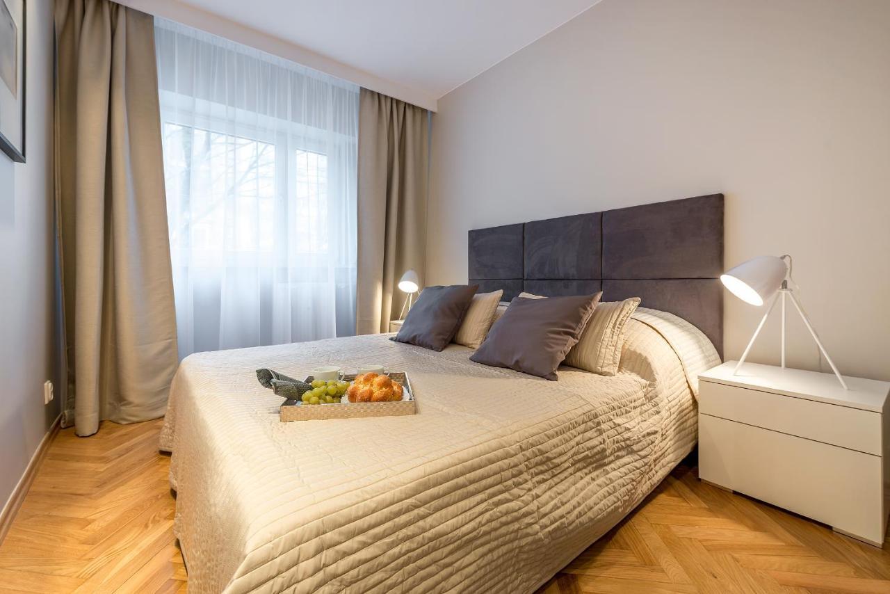 Chmielna 73 P&O Serviced Apartments Varsovia Exterior foto